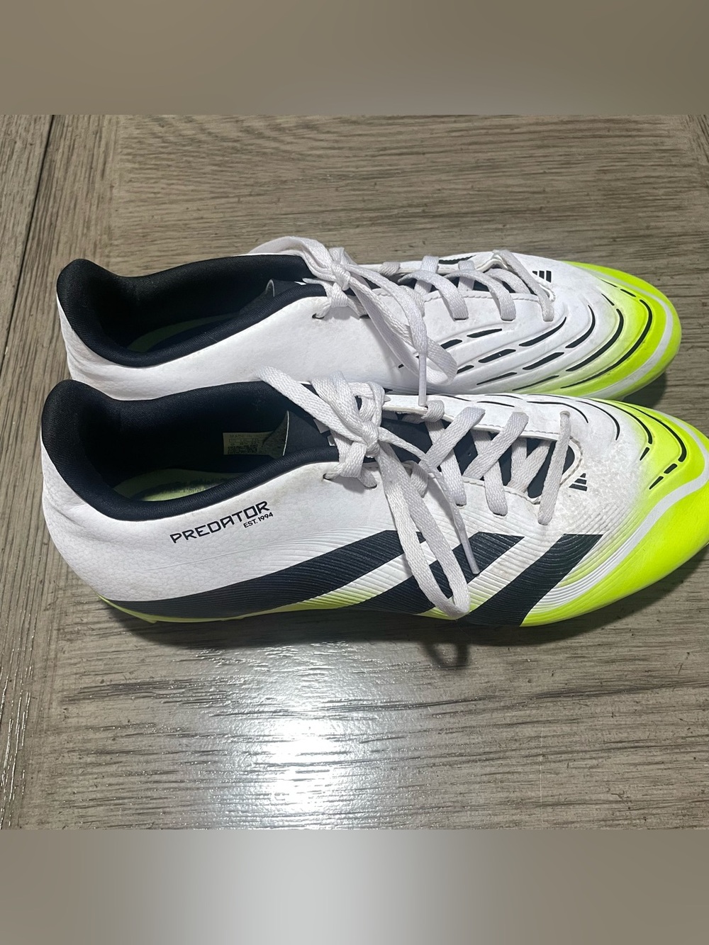 Adidas Predator women’s a soccer cleats, size 9. - Picture 2 of 6